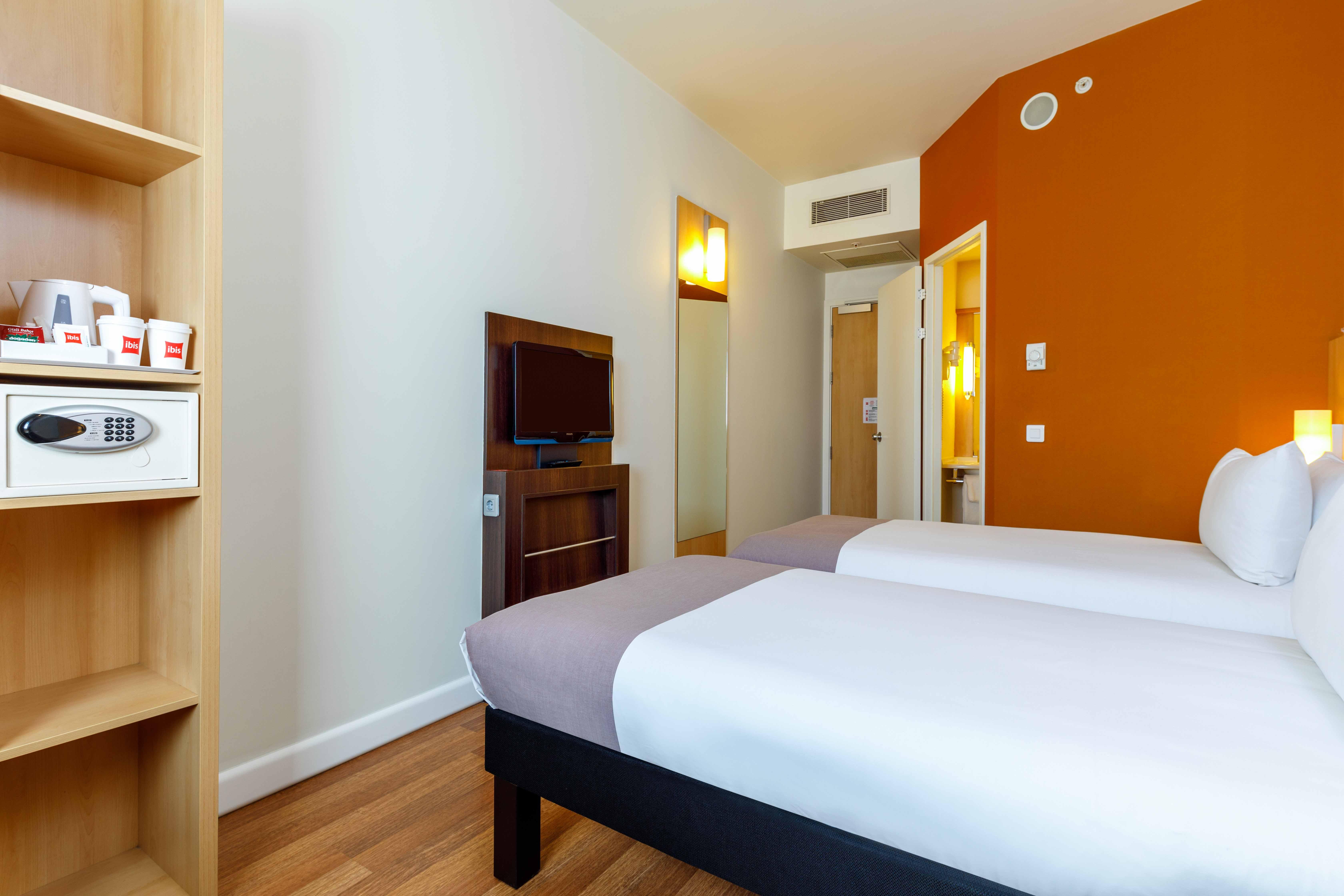 Hotel Ibis Istanbul Esenyurt Extérieur photo